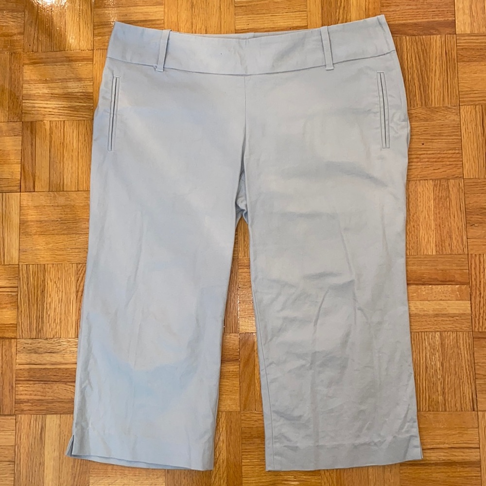 Light grey RW&Co capris